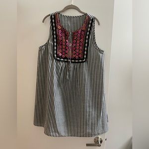 Embroidered cotton dress size L
